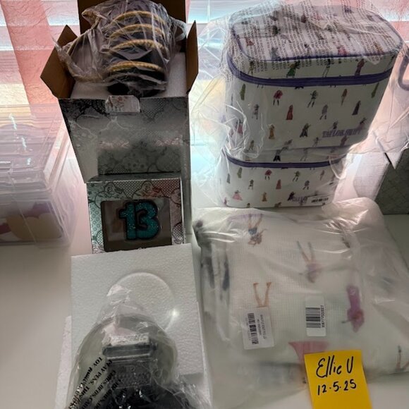 Taylor Swift - The Life Of A Show Girl Vinyl Case - *IN HAND* - *READY TO SHIP* - Picture 7 of 10